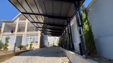 Naveslər, markizlər: Möhkəm metal konstruksiyalı və polikarbonat örtüklü, qövs formalı — 12