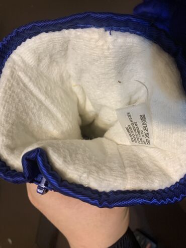 Əlcəklər: Salam 1 cüt əlcək satılır. Heç istifadə edilməyib. Əsasən kuryerlərin — 9