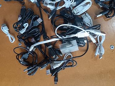 Техника и электроника: Лот проводов и кабелей USB Состав: - Кабели USB–Micro USB (разные — 4