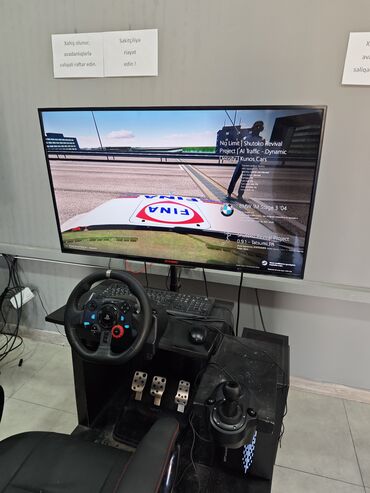 Video oyunlar üçün aksesuarlar: PC və Logitech sükan konsol satılır. Qeyd olunan qiymət 1 dəst üçün — 4