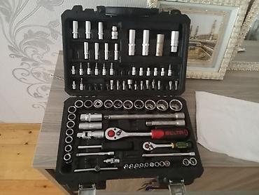 Alətlər: Elektrik alətləri dəsti - Bosch bucaqslı daşlayıcı (UŞM). Etiketdəki — 8