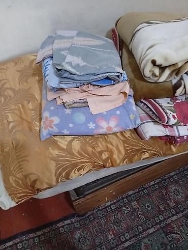 Текстиль: Yataq dəsti və yorğan dəsti paketi Məhsul tərkibi: - 1 ədəd qalın — 3