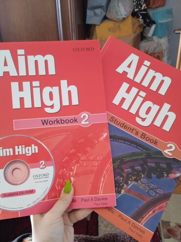 İngilis dili: Salam,Aim High Workbook2 ve Students Book2 satilir.Icersi yalniz