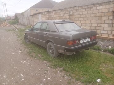mercedes w201: Mercedes-Benz 190: 0.2 l | 1990 il