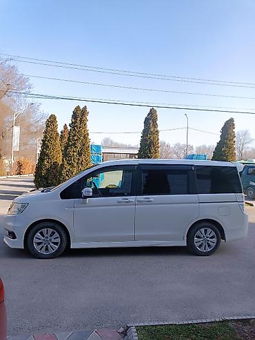Honda: Honda Stepwgn: 2010 г., 2 л, Автомат, Бензин, Минивэн — 3