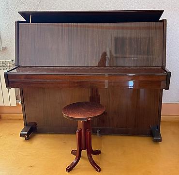Спорт и хобби: Lirika pianino. İdeal vəziyətdədir köklənib. 3 pedaldır. Real alıcılar — 1