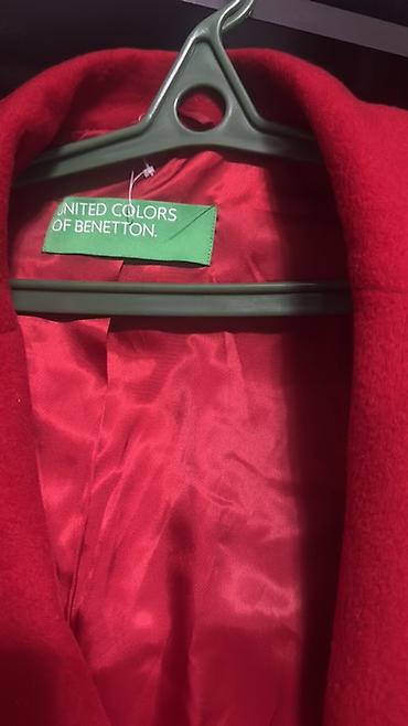 palton: United Colors of Benetton qadın palto - Rəng: parlaq qırmızı - Kəsim — 1