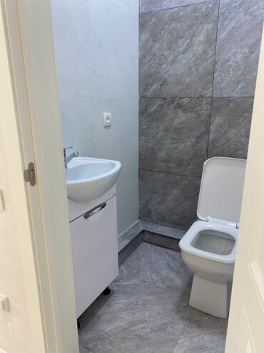 2 комната квартира в Кыргызстан | Продажа квартир: Срочно продаю 2 комнатную квартиру в районе Азия Молл!!! Адрес