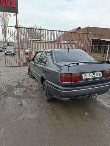 Volkswagen: Volkswagen Vento: 1995 г., 1.8 л, Механика, Бензин, Седан — 5