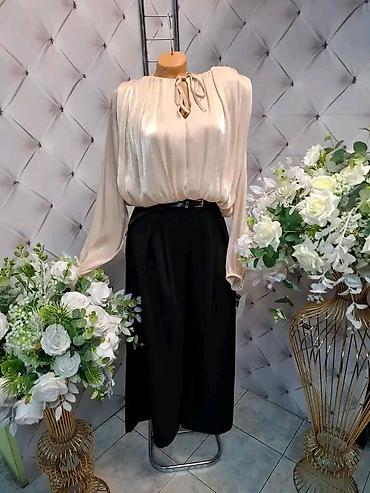 satenska majica: Ženska satenska bluza sa mašnom na dekolteu - Model: lepršava — 2