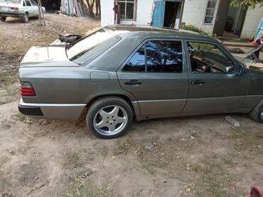 Mercedes-Benz: Mercedes-Benz W124: 1988 г., 2.3 л, Механика, Бензин, Седан — 5