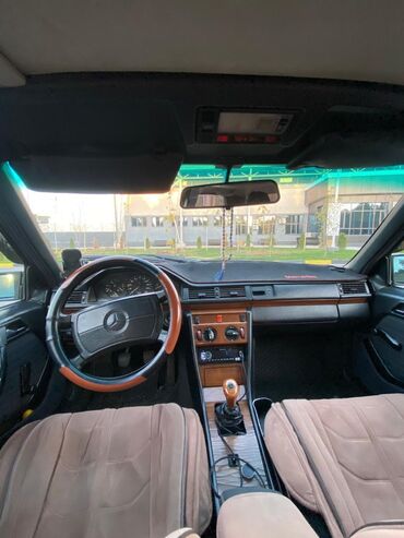 шины с дисками: Mercedes-Benz : 1991 г., 2.3 л, Механика, Бензин, Седан