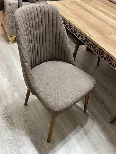Mebel: Qonaq otağı üçün, İşlənmiş, Açılan, Dördbucaq masa, 4 stul — 4