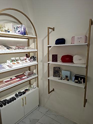 parfum vitrine: Metal — 2
