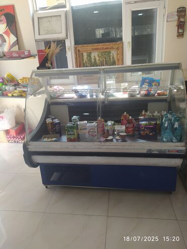 Digər: Satilir aq tezedi qiymet 450 vitrin 350