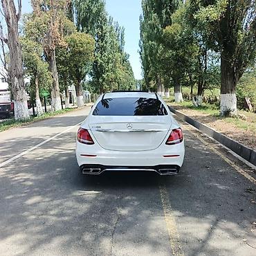 Mercedes-Benz: Mercedes-Benz E 300: 2 l | 2018 il Sedan — 4