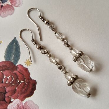 Minđuše: Dva para bilo kojih minđuša Češko staklo, poludragi kamen Potpuno — 2