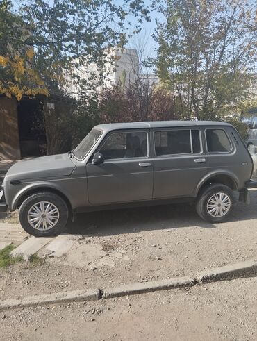 авто рассрочка бишкек фото: ВАЗ (ЛАДА) 4x4 Нива: 2006 г., 1.7 л, Механика, Бензин, Внедорожник