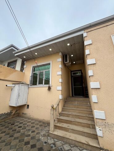 Həyət evləri və villaların satışı: Binəqədi qəs. 4 otaqlı, 200 kv. m — 2