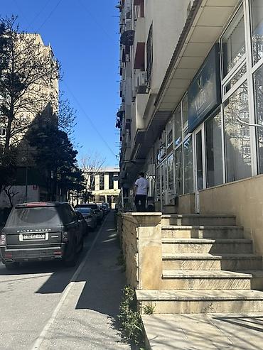 Коммерческая недвижимость: – küçəyə çıxışı olan obyekt icarəyə verilir. -- Yer: yaşayış — 3