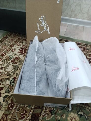 коричневые мужские ботинки: Мужские ботинки, 42, Christian Louboutin, Б/у, цвет - Черный