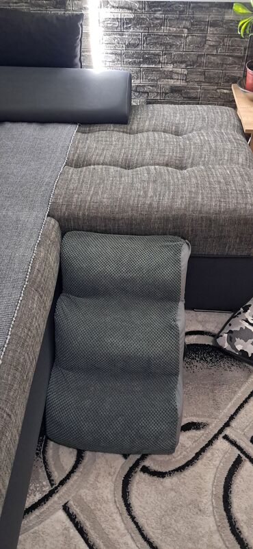 Oprema za kućne ljubimce: Stepenice za pse,sive boje,pozadina crna, juce kupljene 03.12.preko — 8