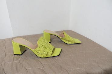 kineske patike: LORIBLU Italy br 39 papuce dobijene iz vana bez mana bilo kakve — 2