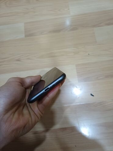 Apple iPhone: IPhone 11, 128 GB, Qara, Face ID — 5