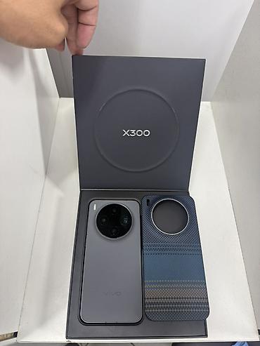 продаю срочно срочно: Срочно Срочно Срочно Продаю в хорошем состояние Vivo X300 Память — 4