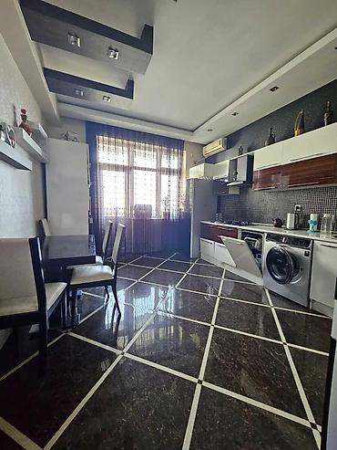 8 noyabr aid əl isləri: 3 otaqlı, Yeni tikili, m. 8 Noyabr, 136 kv. m — 1