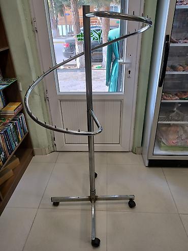 axtaran: Spiral formalı asılqanlı vitrin stendi - Mağazalar üçün spiral — 1