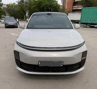 l6 машина: Передний бампер для Li Auto L6. 
Б/у, оригинал — 4