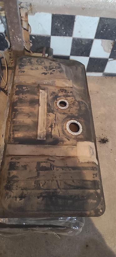 Топливные баки: Топливный бак Toyota 1998 г. — 5