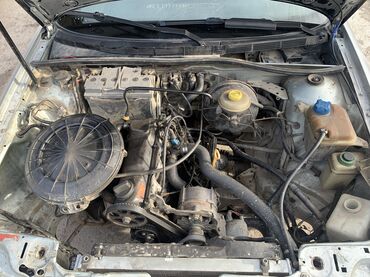 Audi: Audi 80: 1992 г., 1.8 л, Механика, Бензин, Седан — 5