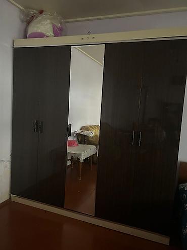 boru: Geniş həcmli 4 qapılı paltar şkafı - Material: laminat/MDF örtüklü — 1