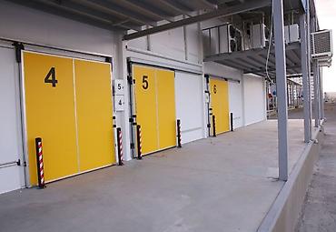 Kommersiya daşınmaz əmlakı: 6 soyuducu depo 525m² _108.5m² ×4_ _45.5m² ×2_ 203m² panduslar — 2