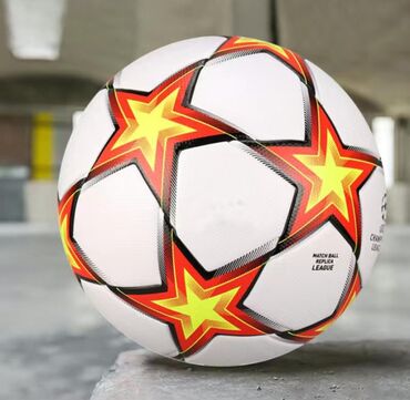 Мячи: 2 мяча лиги чемпионов и один мяч евро 2020года. Каждый стоит по 1500