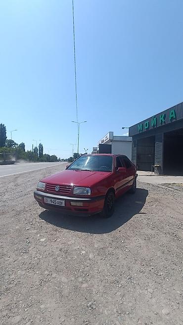 devo matiz: Volkswagen Vento: 1992 г., 1.8 л, Механика, Бензин, Седан — 1
