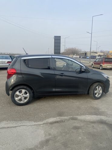 Chevrolet: Chevrolet Spark: 2019 г., 1 л, Вариатор, Бензин, Хэтчбэк — 2