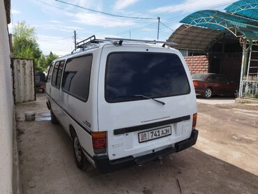 машина gets: Isuzu Midi: 1993 г., 2 л, Механика, Бензин, Минивэн