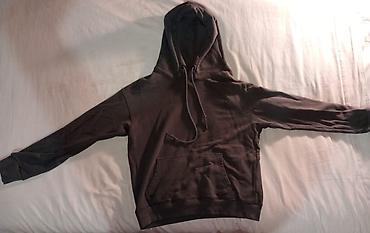 işlənmiş paltar: Qara rəngli kapüşonlu sviter (hoodie) - Klassik model: ön hissədə iri — 1