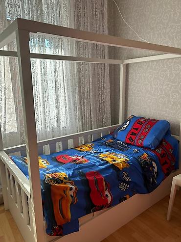 boyama seti: Oğlan və qız üçün, İşlənmiş, Çarpayı, Bazalı, Matras ilə, Siyirməsiz — 2