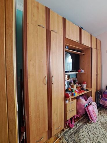 sumqayit mebel evi: Aytən 🌺 iki dolab ve yazı masası hamısı birlikde 70 manat ünvan