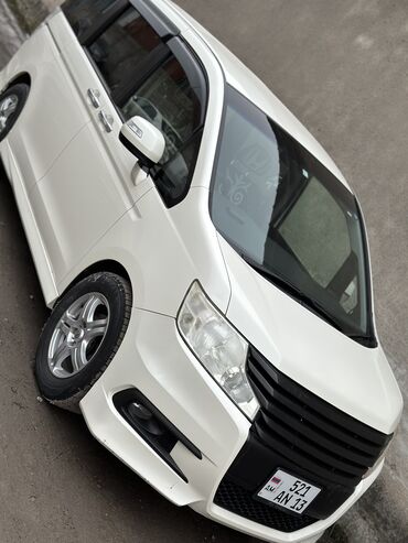 машина алмашу: Honda Stepwgn: 2012 г., 2 л, Вариатор, Бензин, Вэн/Минивэн