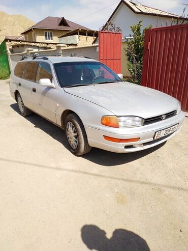 tayota mark 2: Toyota Camry: 1993 г., 2.2 л, Механика, Газ, Универсал