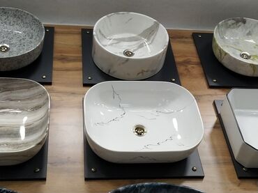 plasmas vanna: Mərmər dizaynlı müxtəlif formalı keramika lavabolar. Dəyirmi, oval və