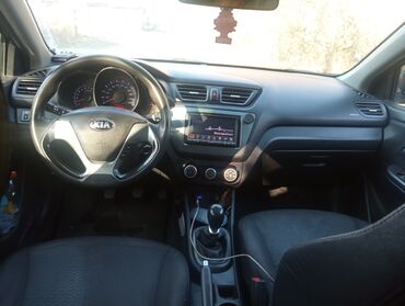 Kia: Kia Rio: 2015 г., 1.4 л, Механика, Бензин, Седан