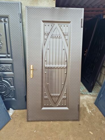 Giriş qapıları: Yeni Giriş qapısı Ödənişli çatdırılma — 8