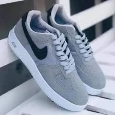 Women's Sneakers and athletic shoes: 36-44
3400 — 7