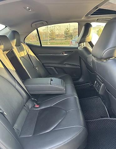 Транспорт: Toyota Camry: 2021 г., Вариатор, Гибрид, Седан — 4